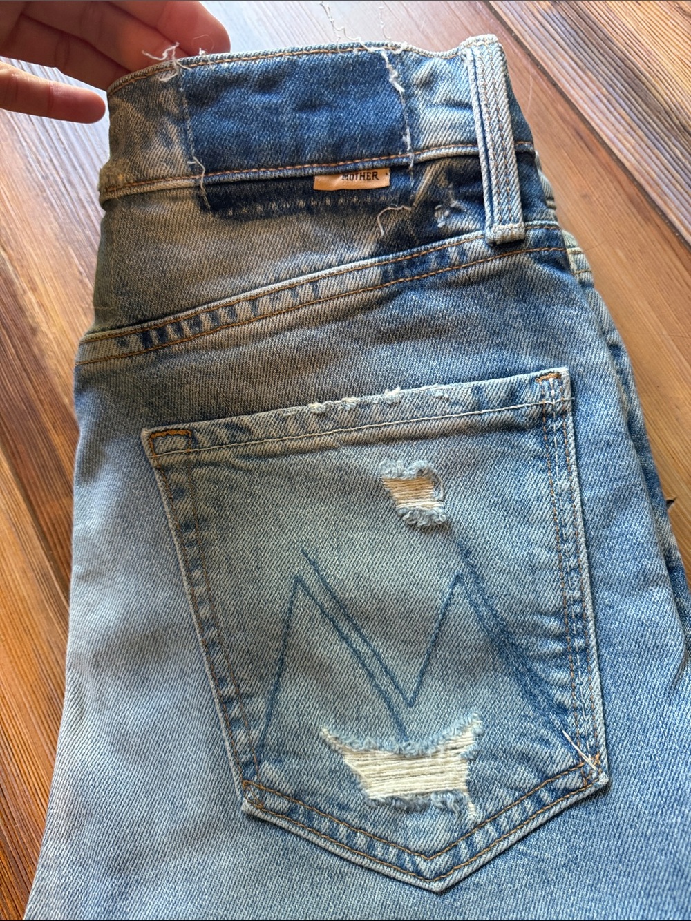 MOTHER High Waisted Rider Skimp The Confession Distressed Jeans Size 26 - Picture 6 of 8